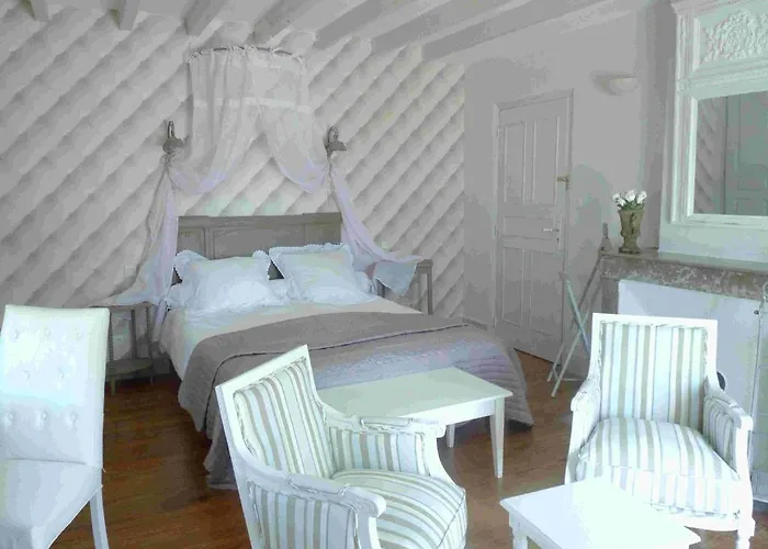 Manoir Le Roure & 4*