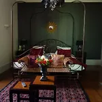 Hotel Manoir Le Roure & Châteauneuf-du-Rhône