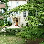 Hotel Manoir Le Roure & 4*