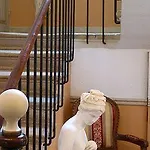 Hotel Manoir Le Roure & Châteauneuf-du-Rhône