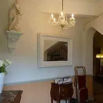 Hotel Manoir Le Roure & Châteauneuf-du-Rhône