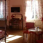 Hotel Manoir Le Roure &